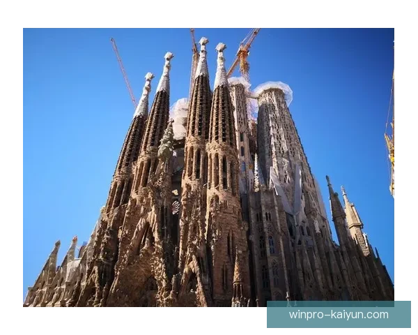 法蒂在瓦伦西亚表现稳健，状态回暖引发外界期待