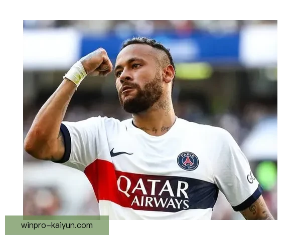 内马尔在巴黎的首秀表现备受关注，状态回暖引人期待